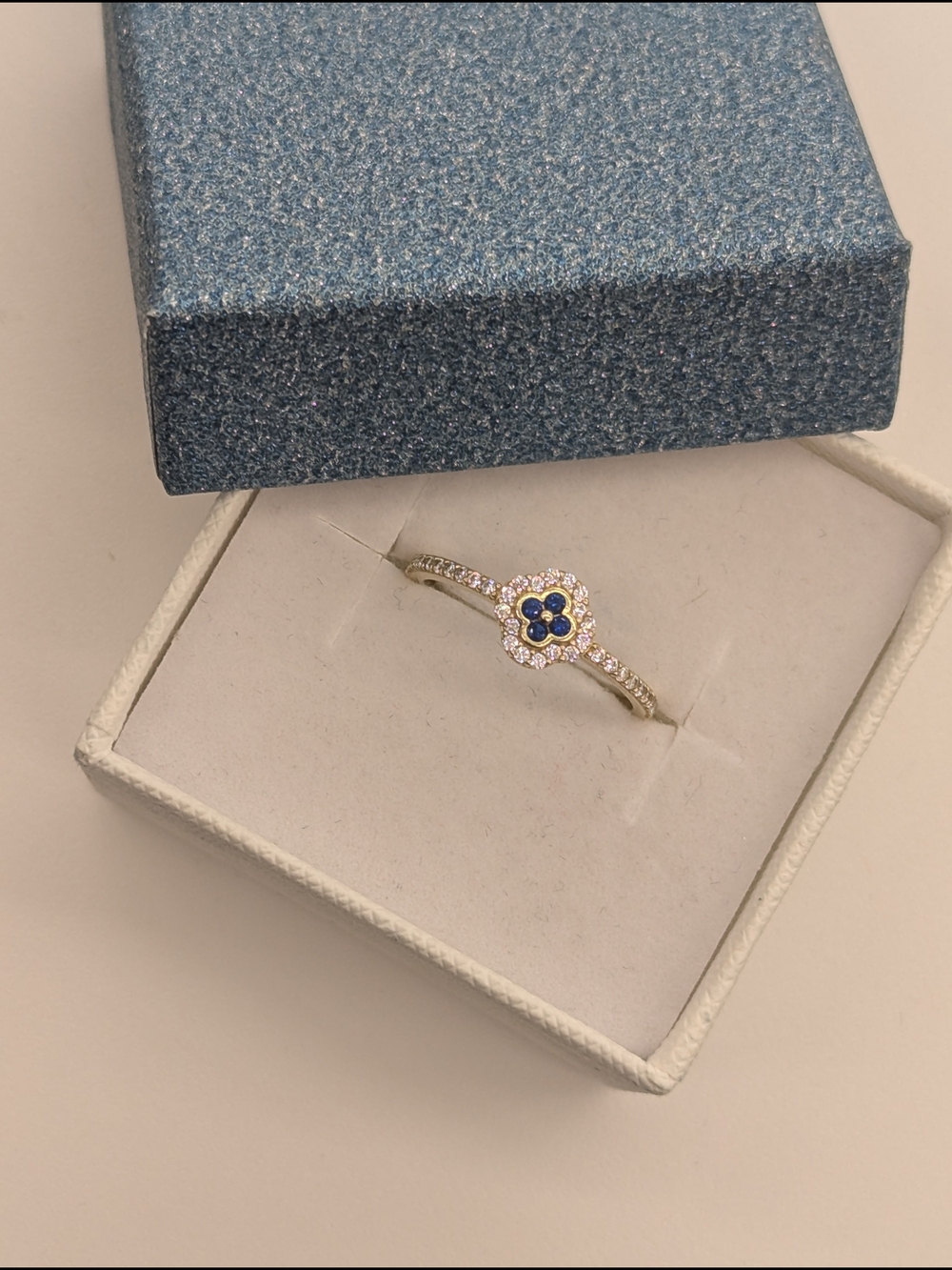 10kt Real Gold Women's Ring Size 7